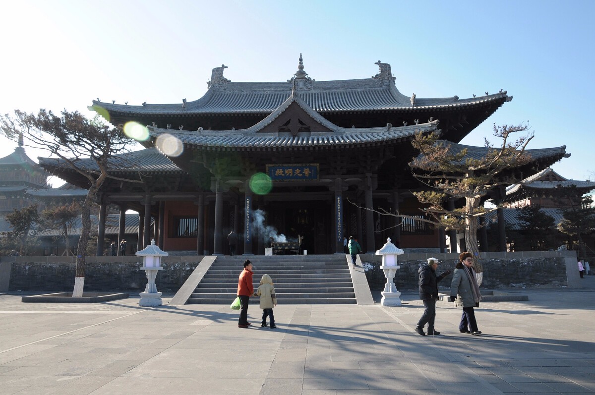 见过坐西朝东的大雄宝殿吗就在大同华严寺