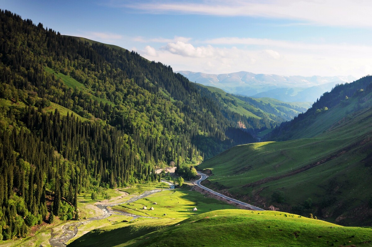 独库公路:横跨天山风景长廊,数万战士汗水与鲜血铸就的英雄之路