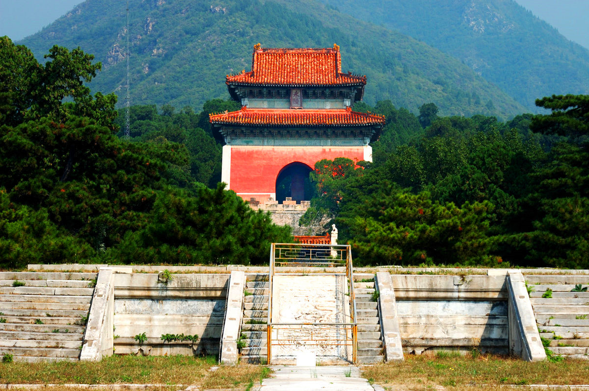 明世宗朱厚熜永陵对于正本的去向,后世有多种猜测并争论至今.