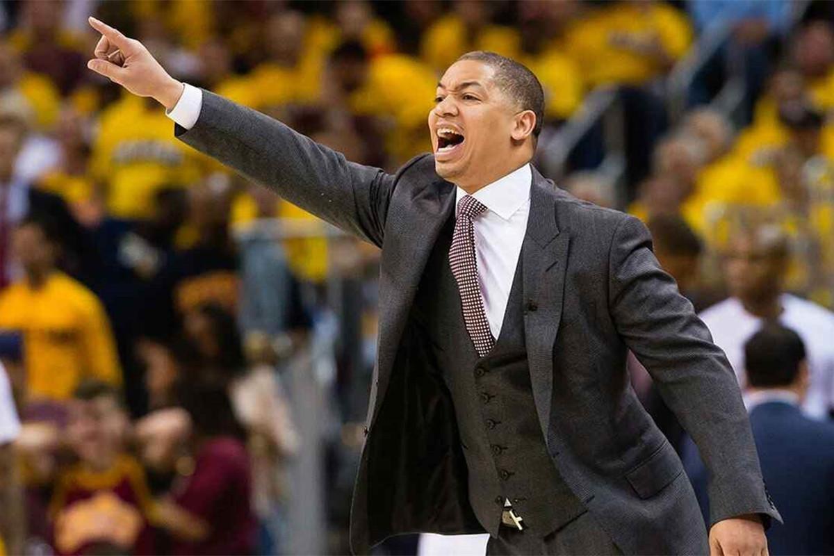 简直了!拳怕少壮骑士遭森林狼胖揍,卢指导赛后经竟甩锅詹姆斯?