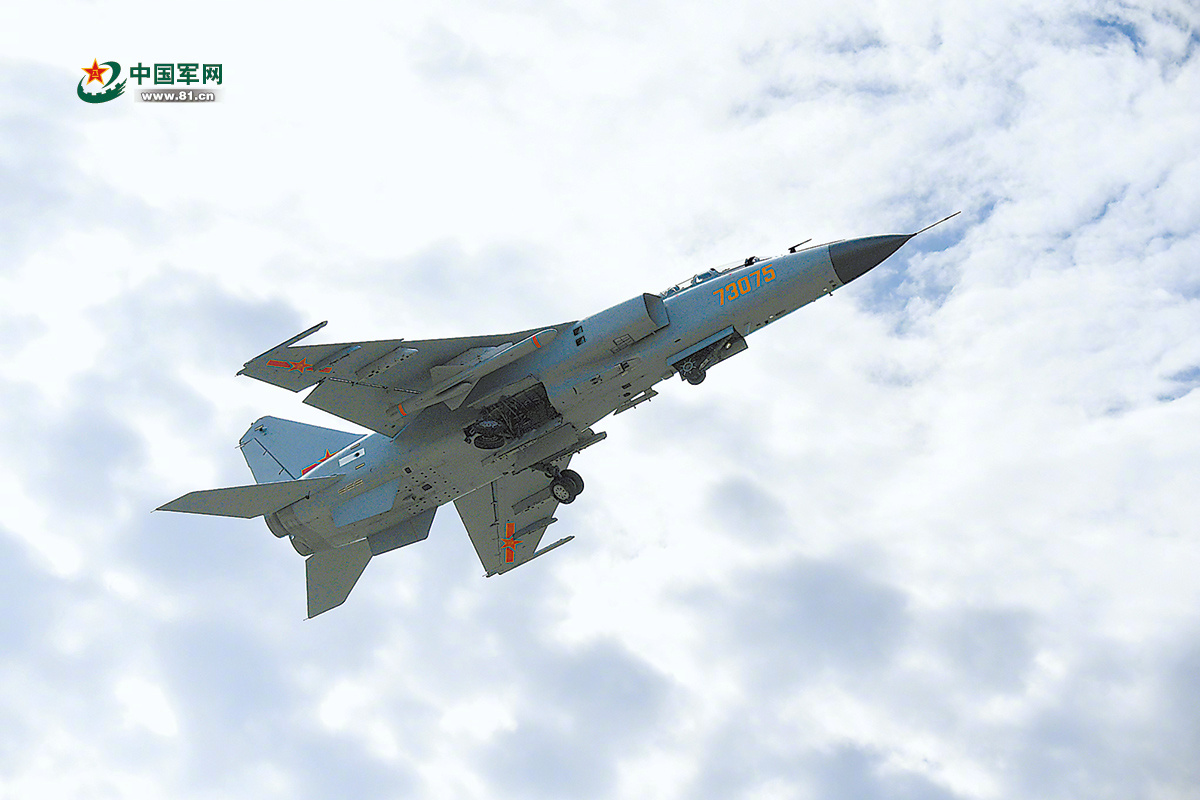 空军飞豹战机开始练反舰,全军200多架可挂千枚鹰击83