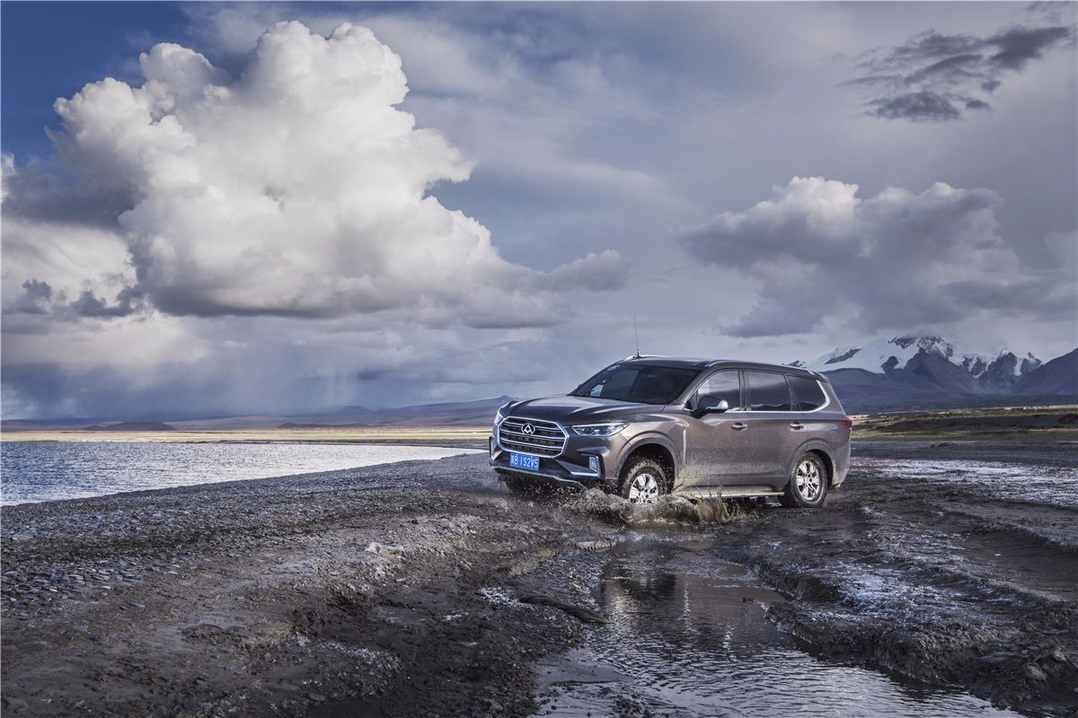 想冬季看雪自驾游?大通d90绝对是你的最佳选择!