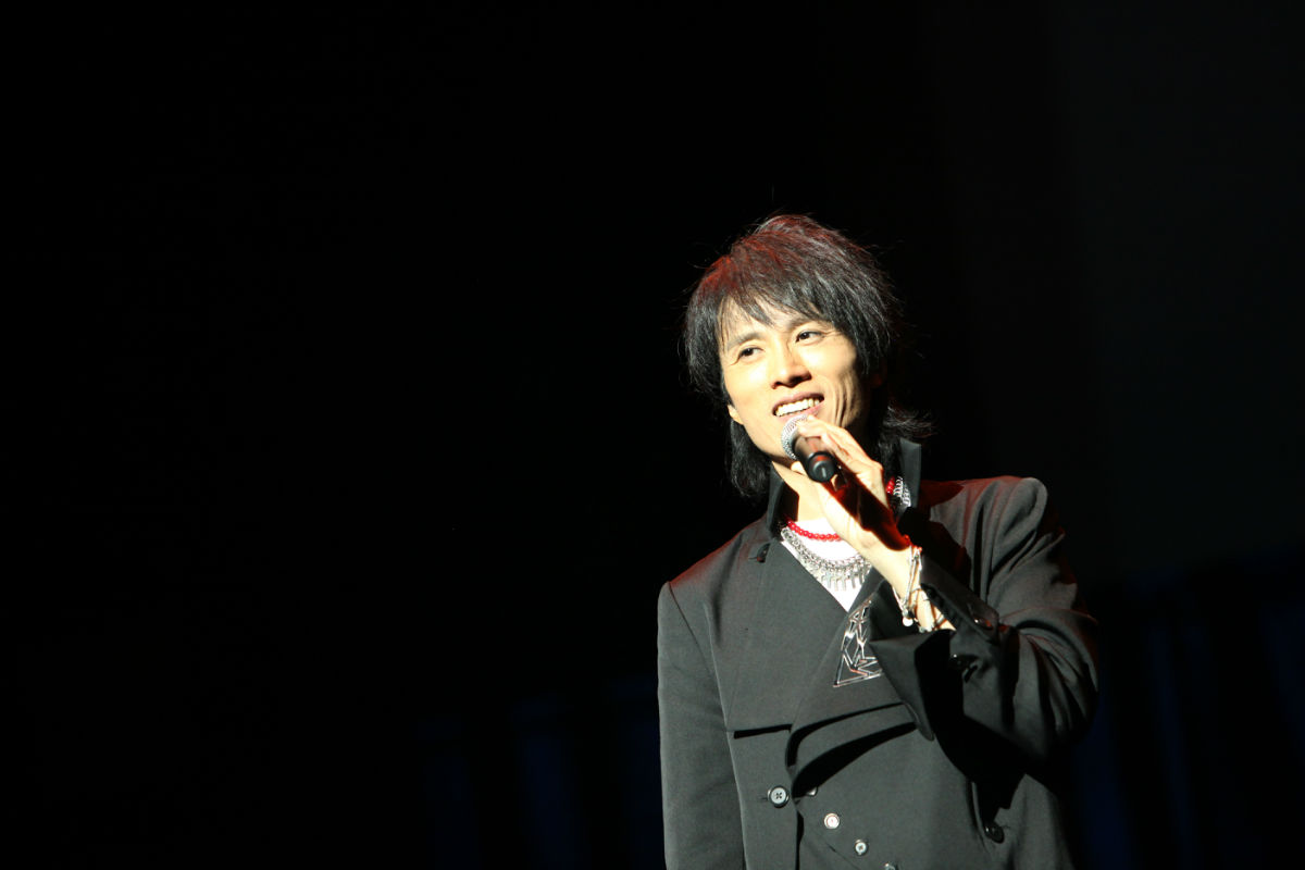 镜头前很活跃的黄子华私底下却很安静