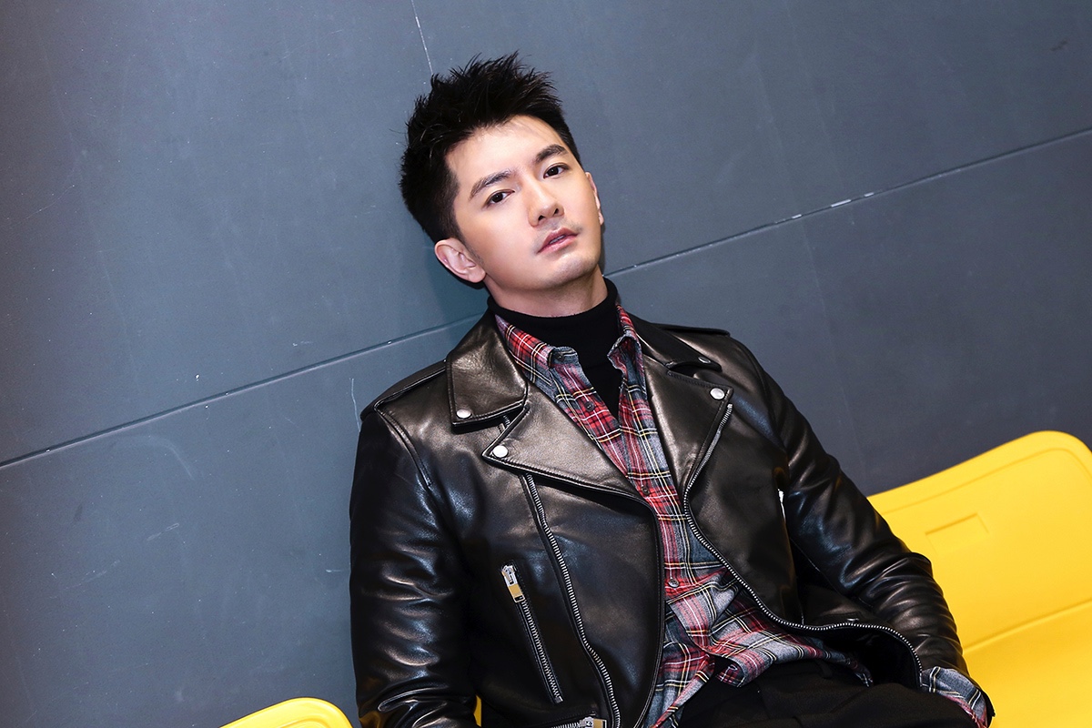 刘潮型男写真曝光 不羁随性酷帅十足