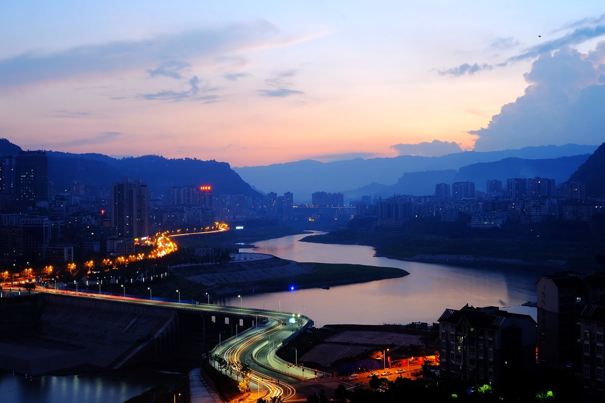 风景图集万州城市风光璀璨夜色迷离灯光轮船穿门而过