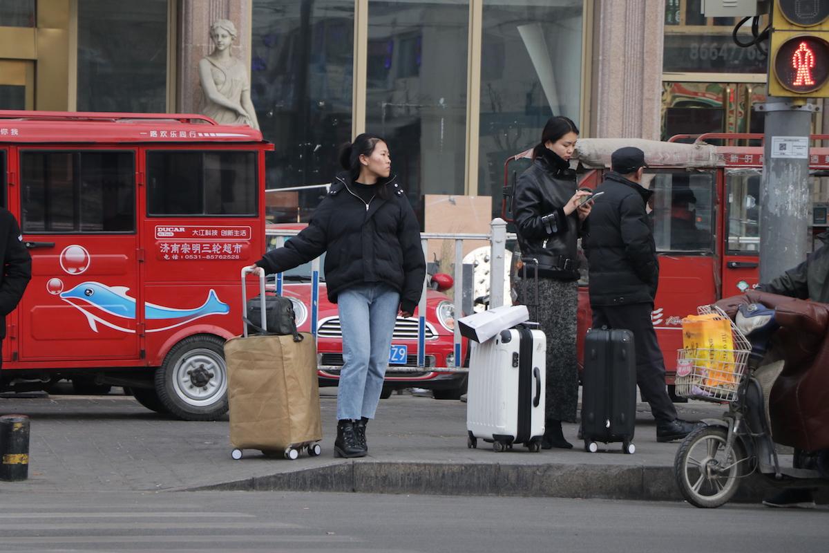 济南一小区春节出现人去楼空, 大批租客返乡, 多为刚毕业女大学生