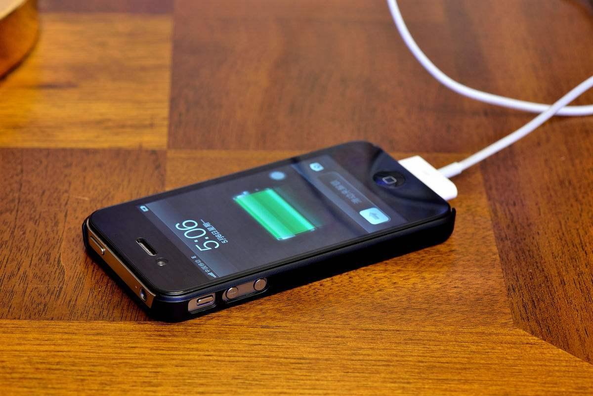 手机怎么样充电会导致手机电池造成严重损害