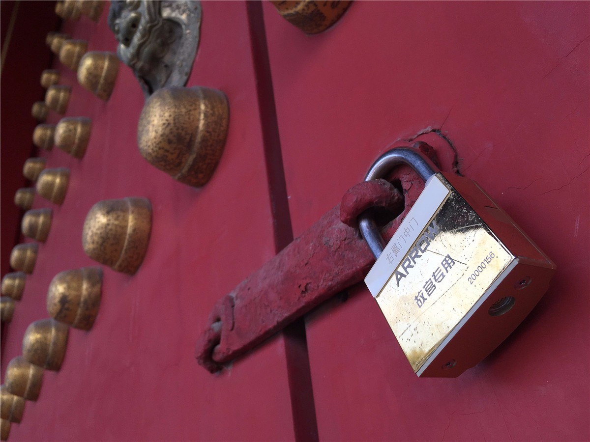 北京故宫2750扇门的门锁每把都可远程报警联动周围摄像头