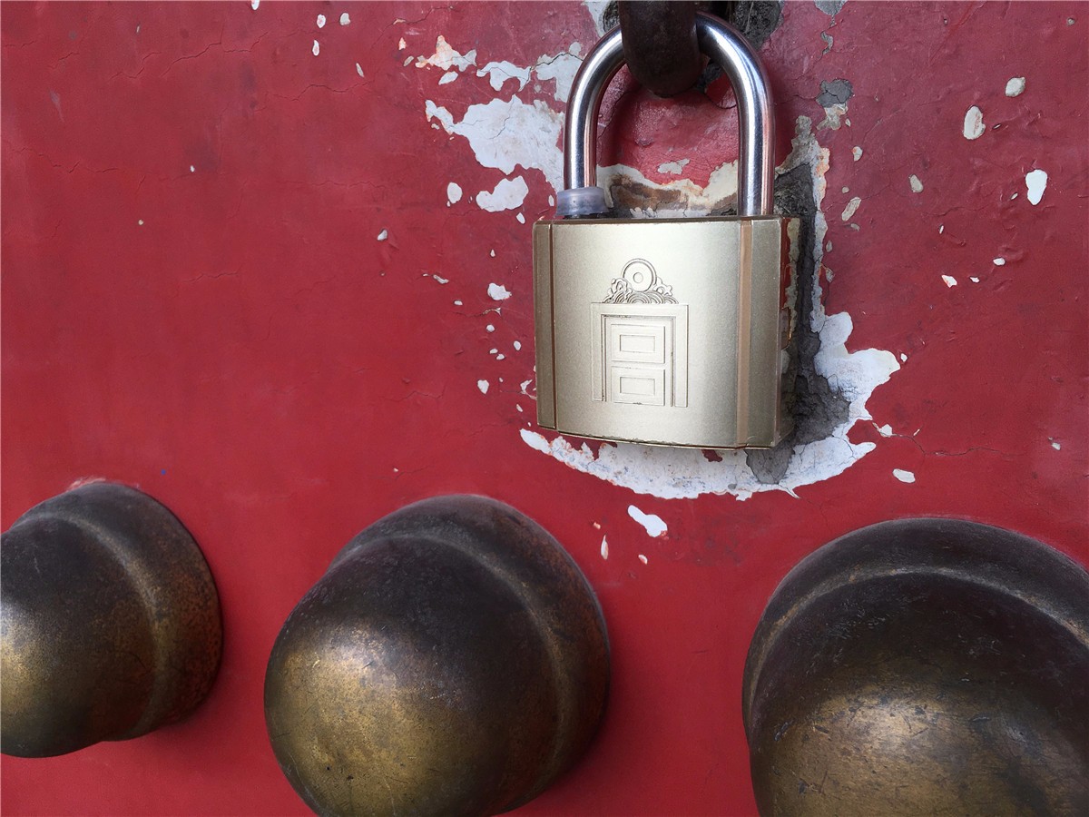 北京故宫2750扇门的门锁每把都可远程报警联动周围摄像头