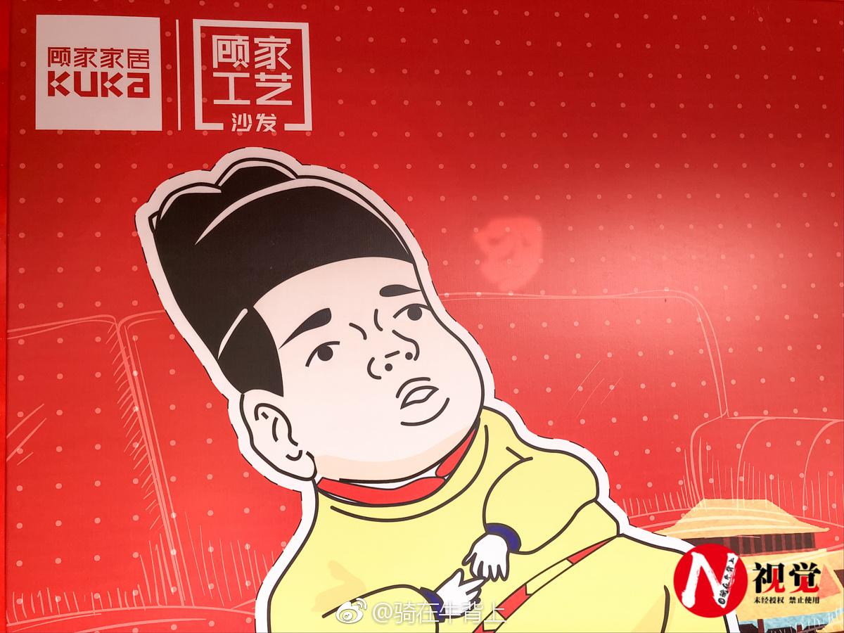 浙江横店明清宫苑就是一个完整的故宫,是1比1