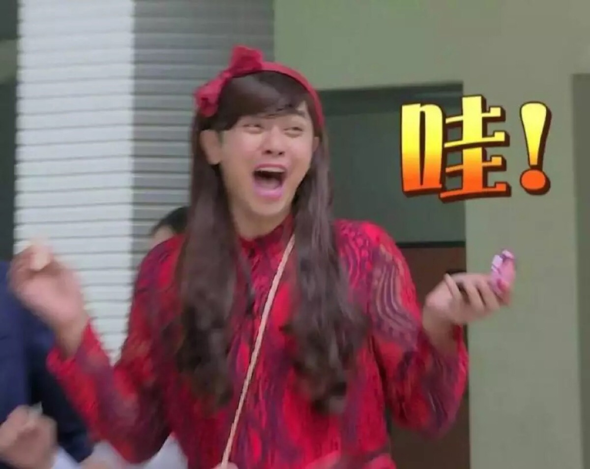 黄子韬则直言:辣眼睛黄桃桃和朱碧石都很漂亮,各有千秋,两个人的互动