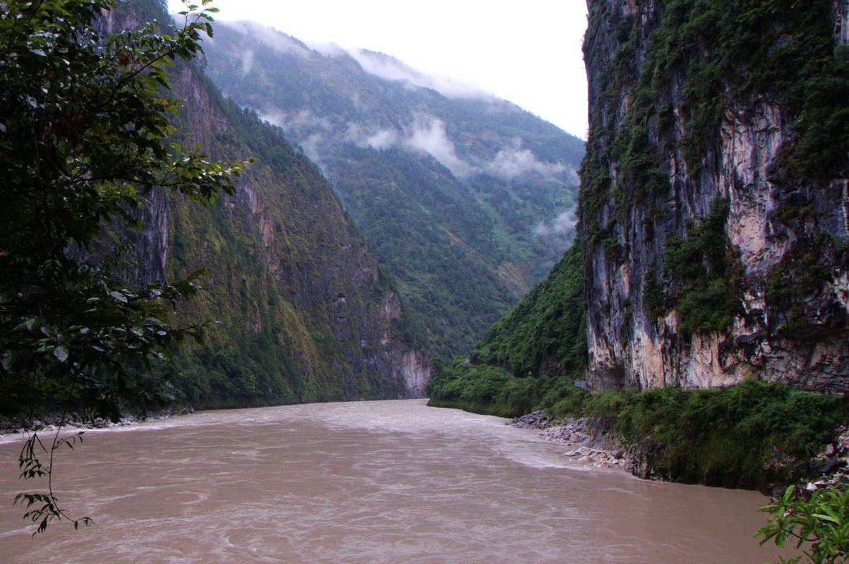 石门关,怒江边一道险峻的山口,在丙中洛去秋那桶的路上