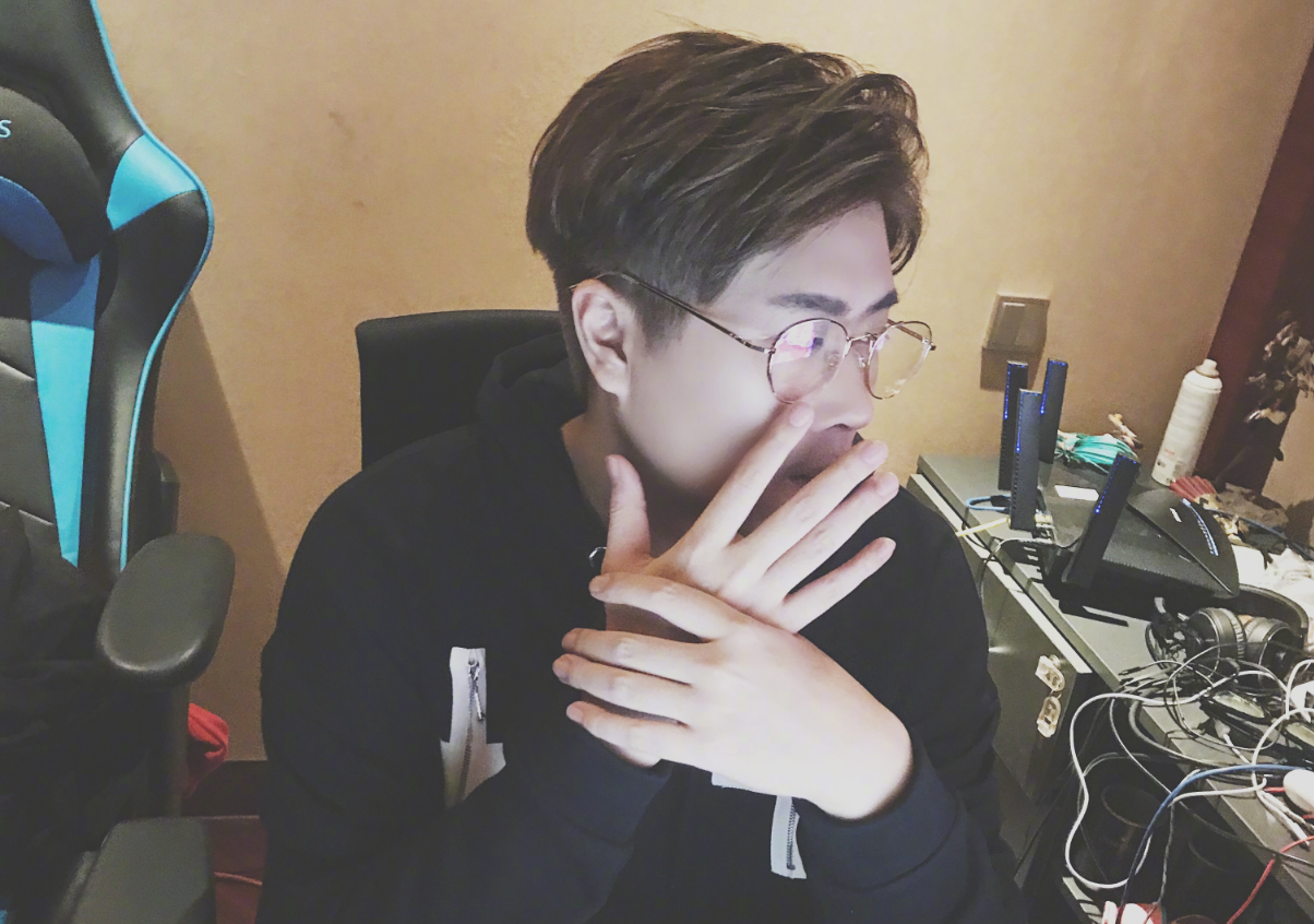 职场失意情场得意情人节uu妹秀恩爱陪伴是最长情的告白