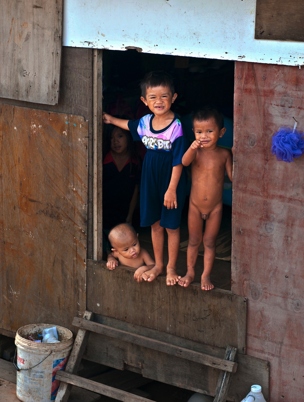 马来西亚贫民窟的孩子们