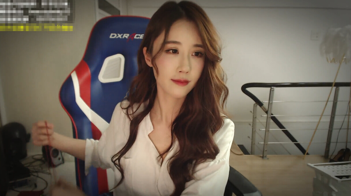 轩子巨2兔虎牙首秀人气爆棚 一夜之间成为二次元一姐?