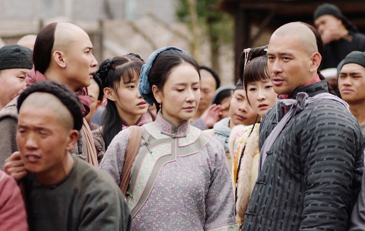 在《天下粮田》一剧中,徐僧饰演身负冤情,出仕为民的干臣"谷山"一角.