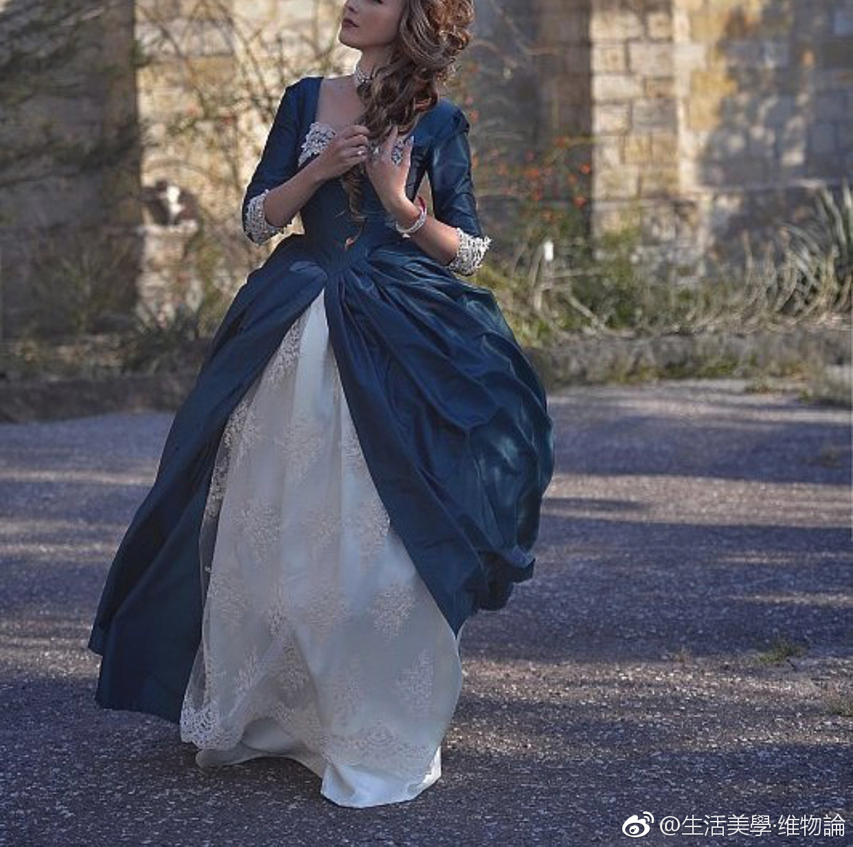 欧洲中世纪服装衬托出的女性之美 图片来源 | maria mil