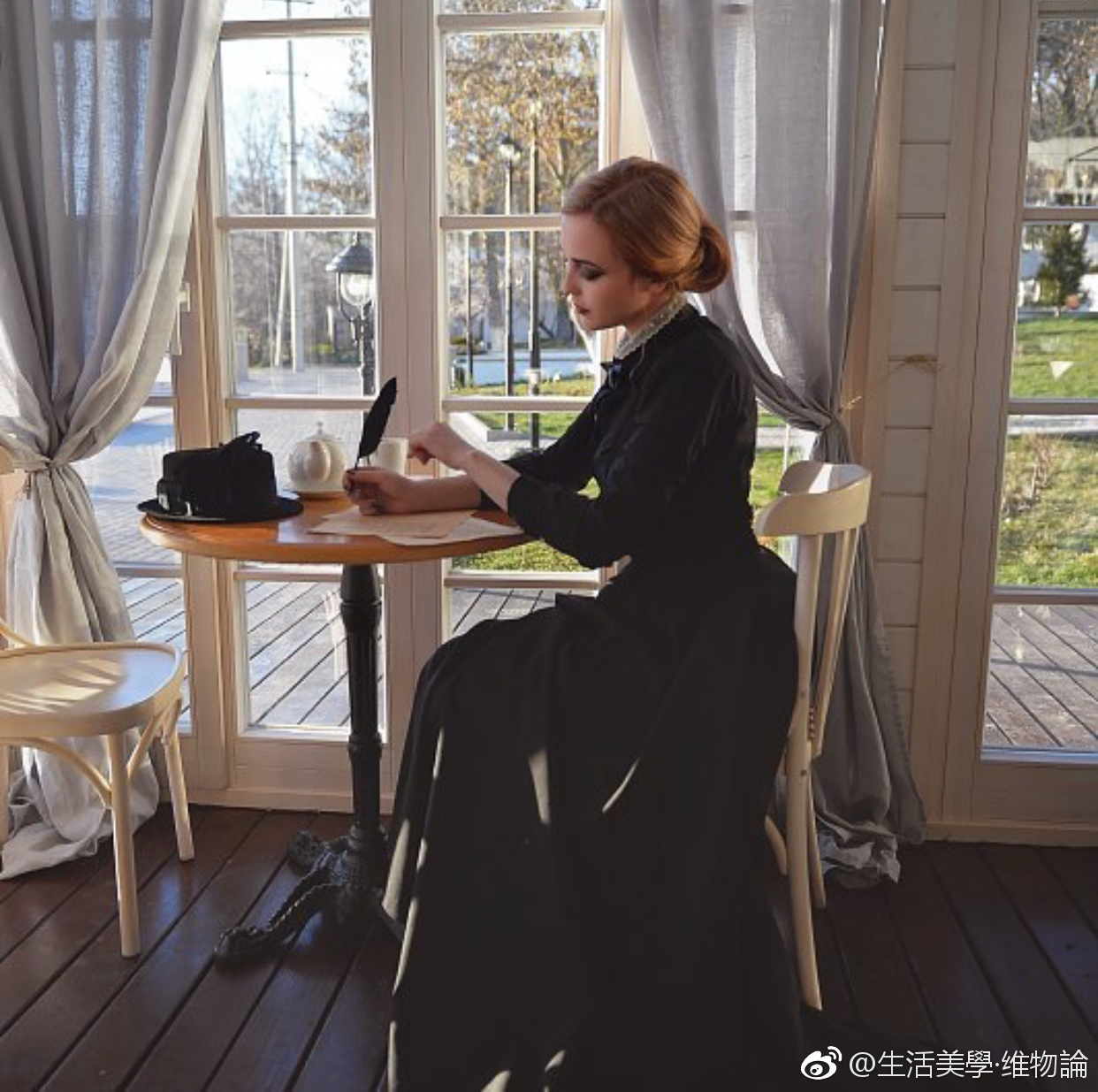 欧洲中世纪服装衬托出的女性之美 图片来源 | maria mil