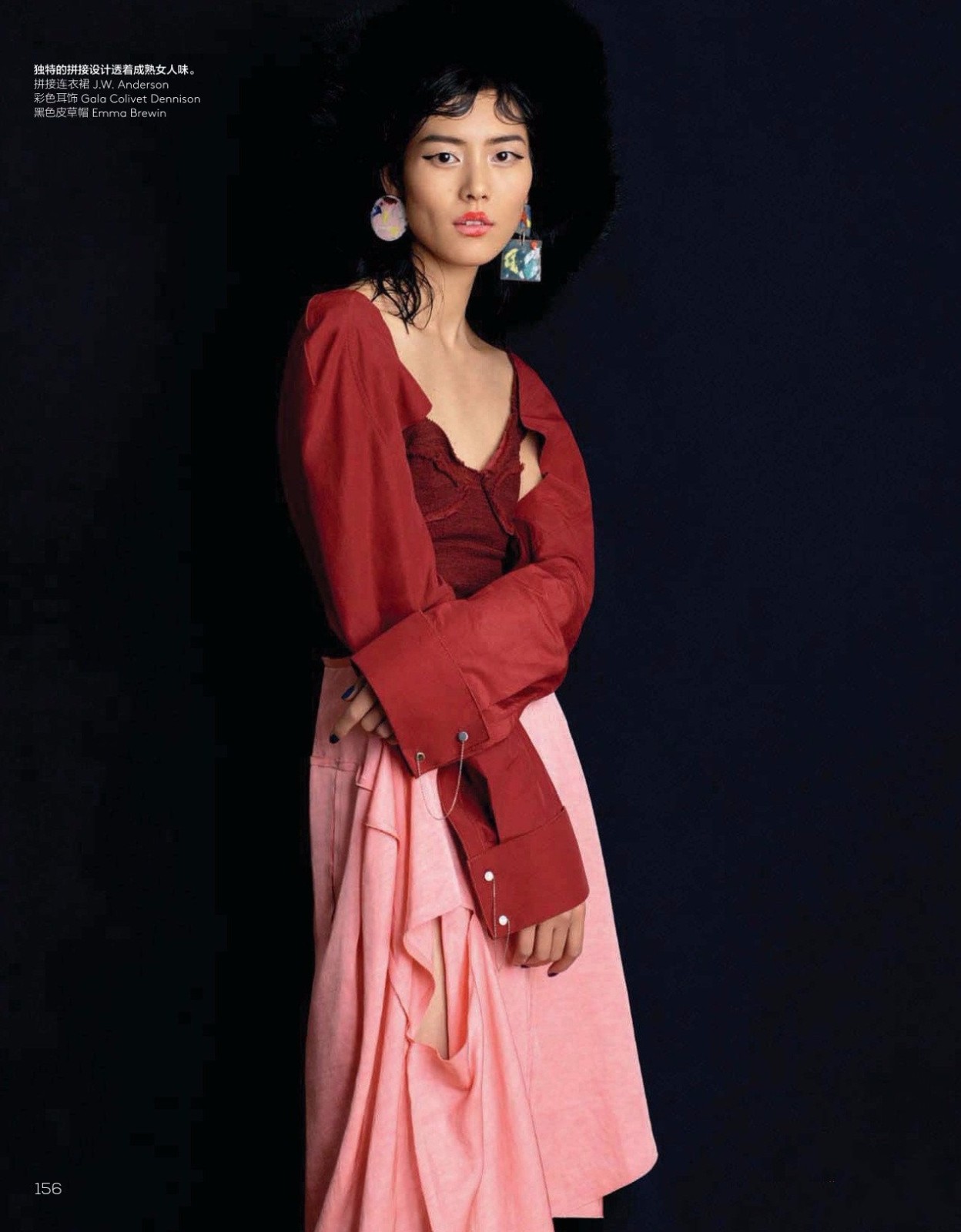 不一样的东方面孔,刘雯登上《vogue》3月封面,演绎真实自我