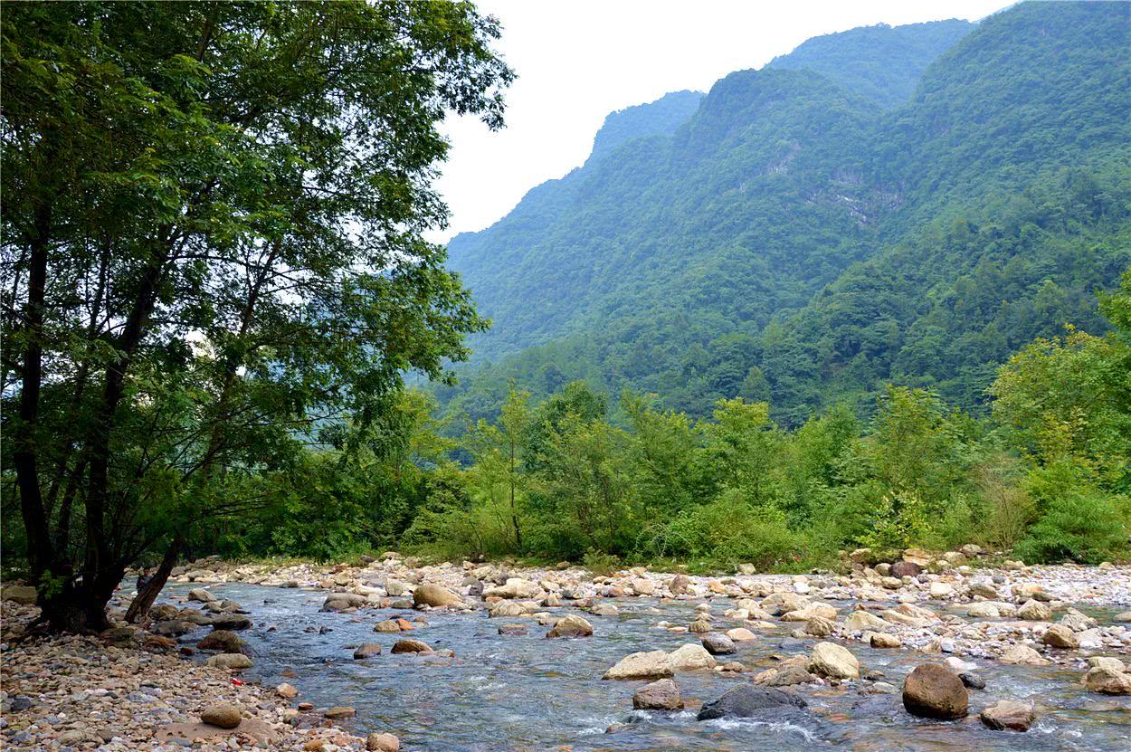 养马峡, 这是一个很美丽的地方, 峡谷, 溶洞, 还有清澈的小溪