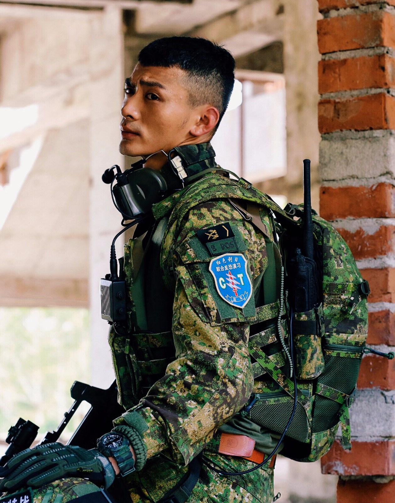 关注电视剧利刃出击热播刘思博既猛又萌引关注