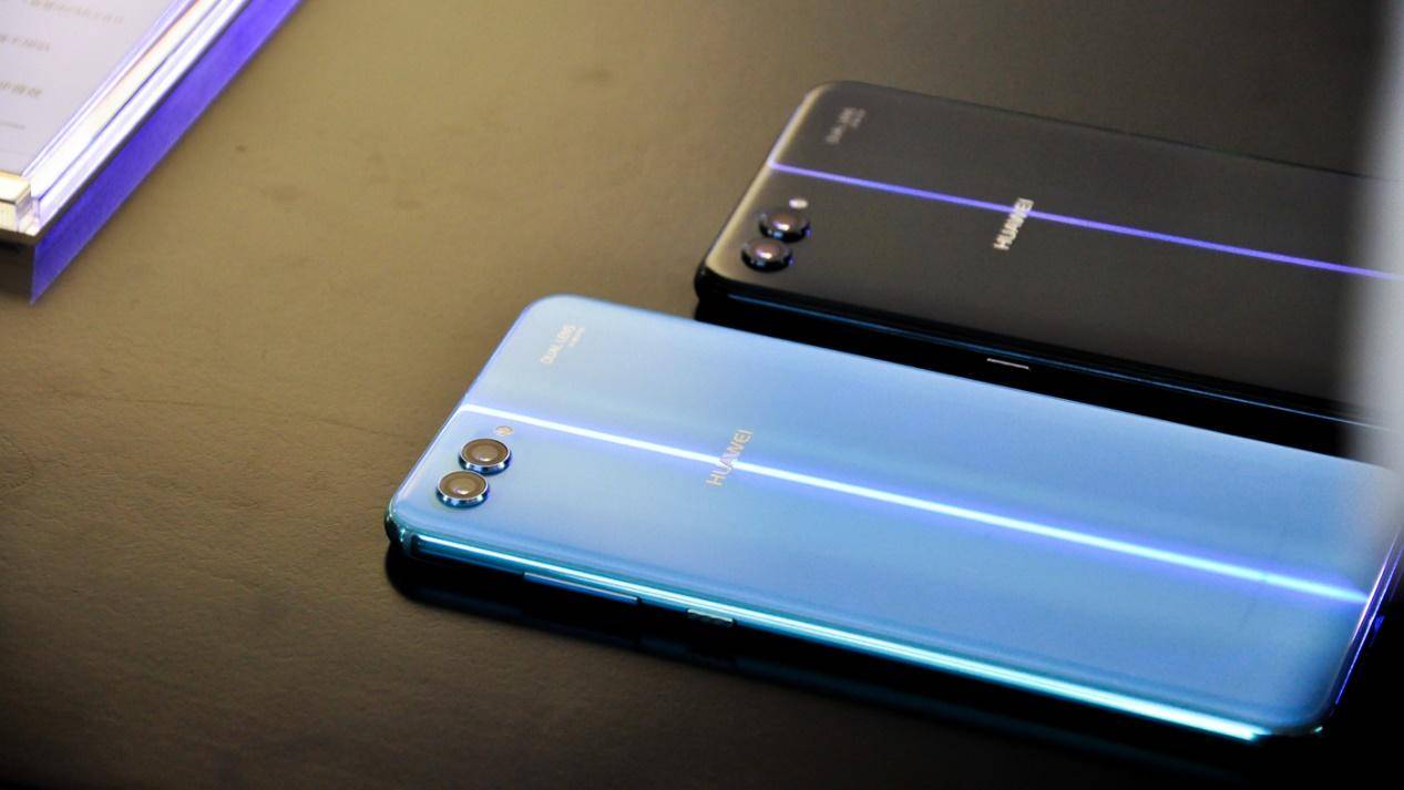 6寸全面屏前后四镜头超高颜值华为nova2s正式发布