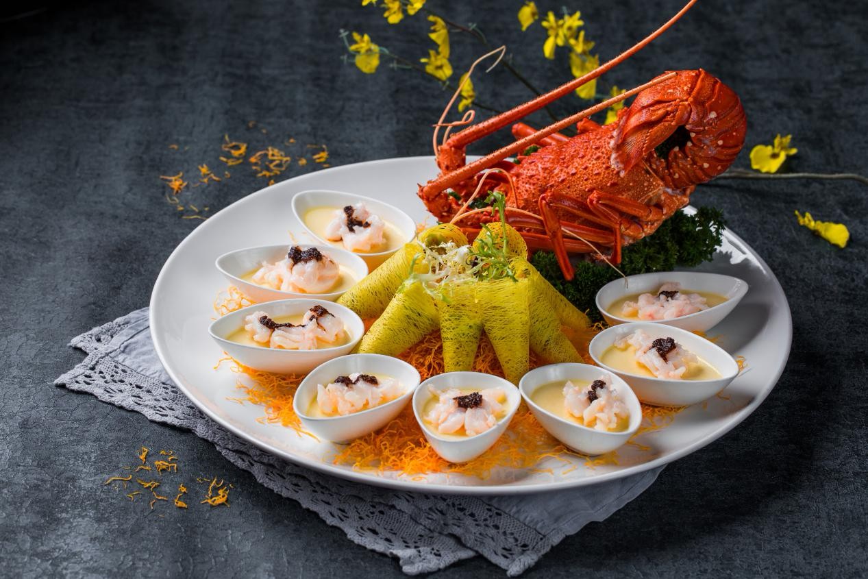 大有来头龙腾四海餐厅掌门人谭祖俸大厨拥有30余年粤菜烹饪经验,基于