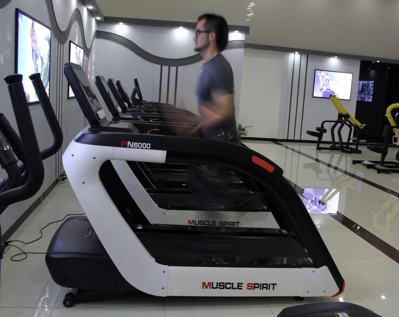 高性价比之作迈尚pn6000商用跑步机评测
