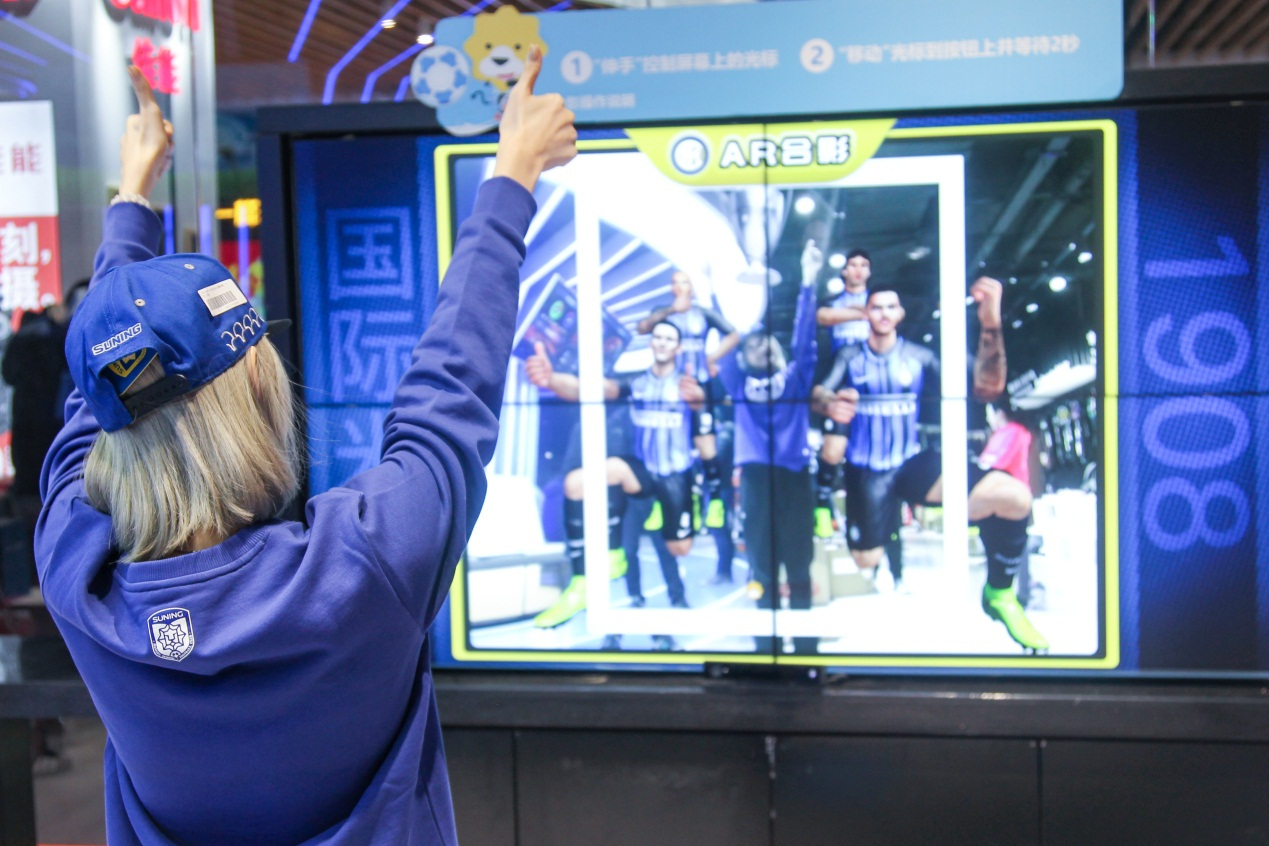 互动橱窗,ar合影,智能试衣…苏宁2.0版无人店玩法太多停不下来