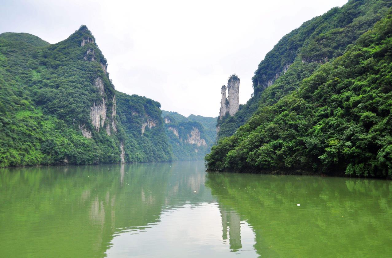 舞阳河,空谷静谧,依山傍水,景色宜人,有少数民族的特点