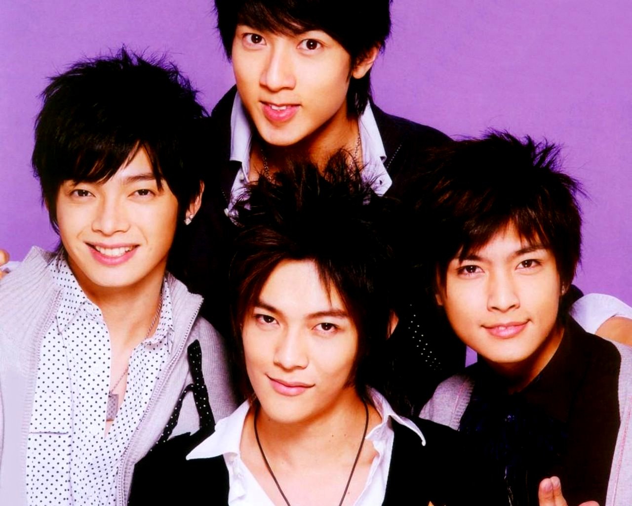 今天是飞轮海出道20周年纪念日,然而曾经的四个人早已变了模样