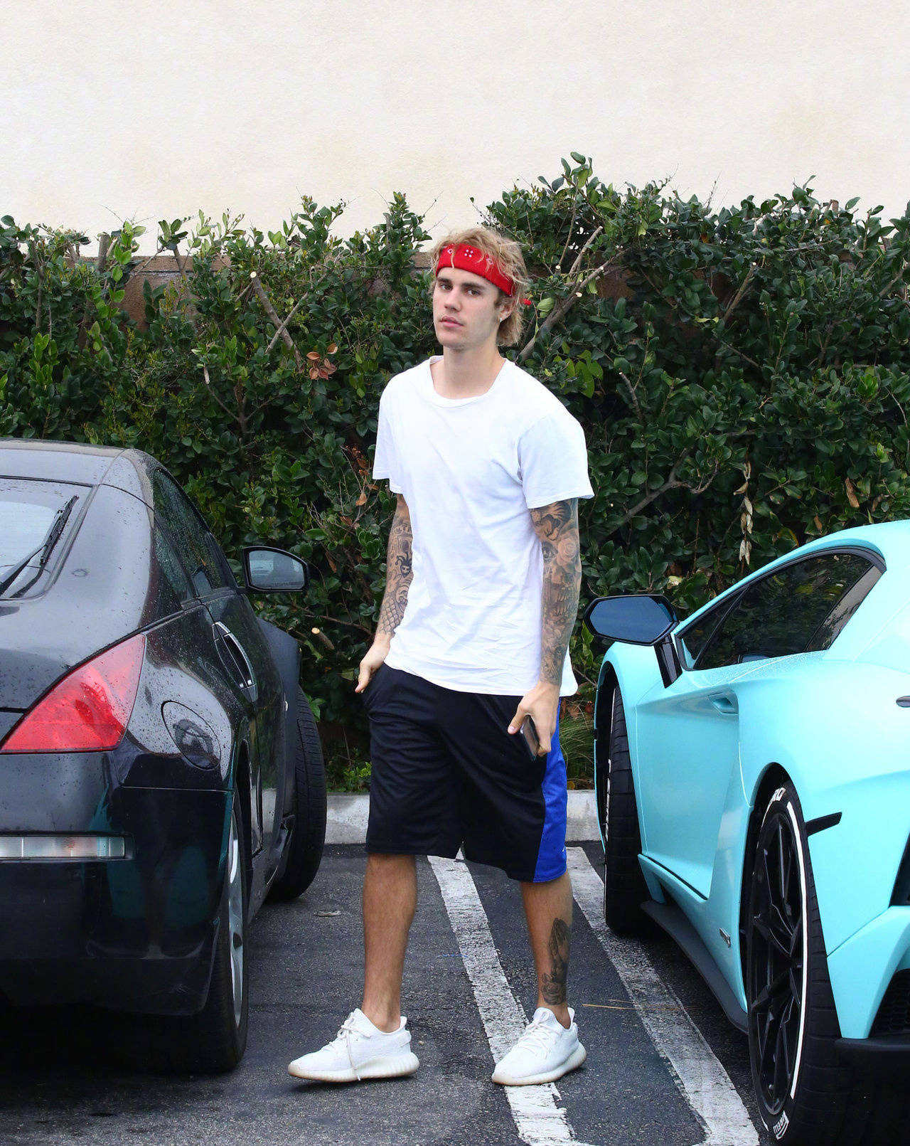 贾斯汀比伯justinbieber一身清爽装扮在洛杉矶外出的街拍