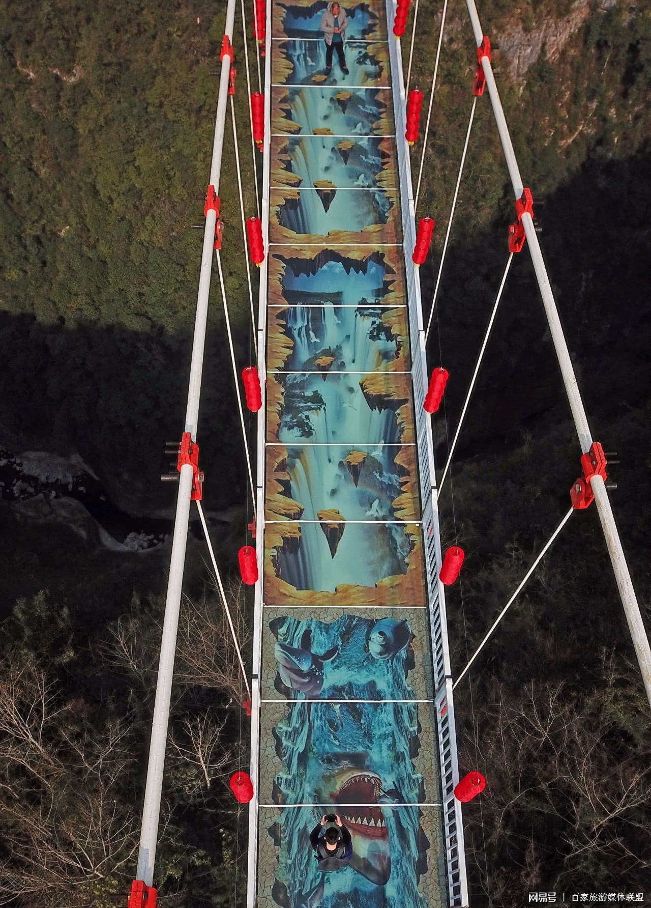 全国首座峡谷9d玻璃悬索桥就恩施石门河,去过的都说不去第二次