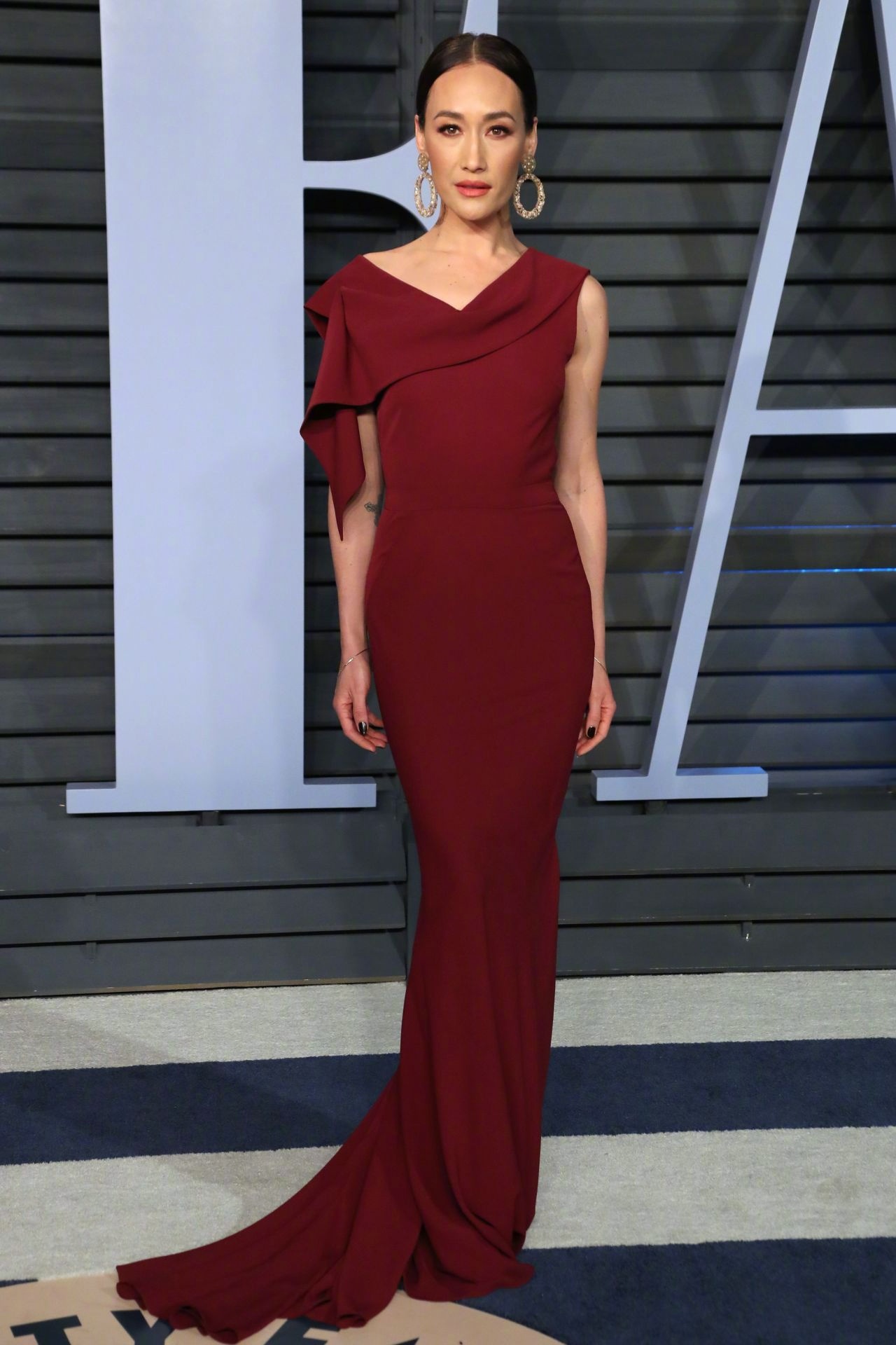 2018vanityfairoscarparty上的maggieq和丈夫dylanmcdermott