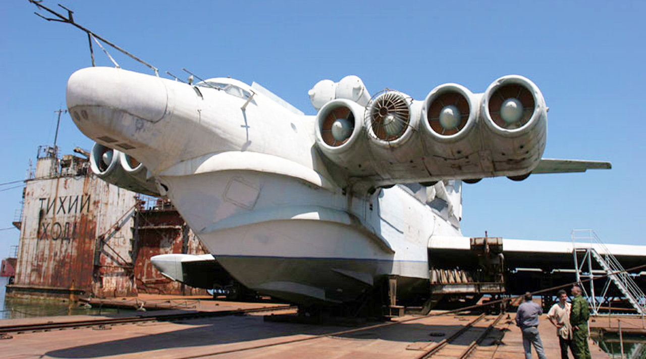 中国新研制"会飞的船"亮相南海,或将载反舰导弹成美军航母克