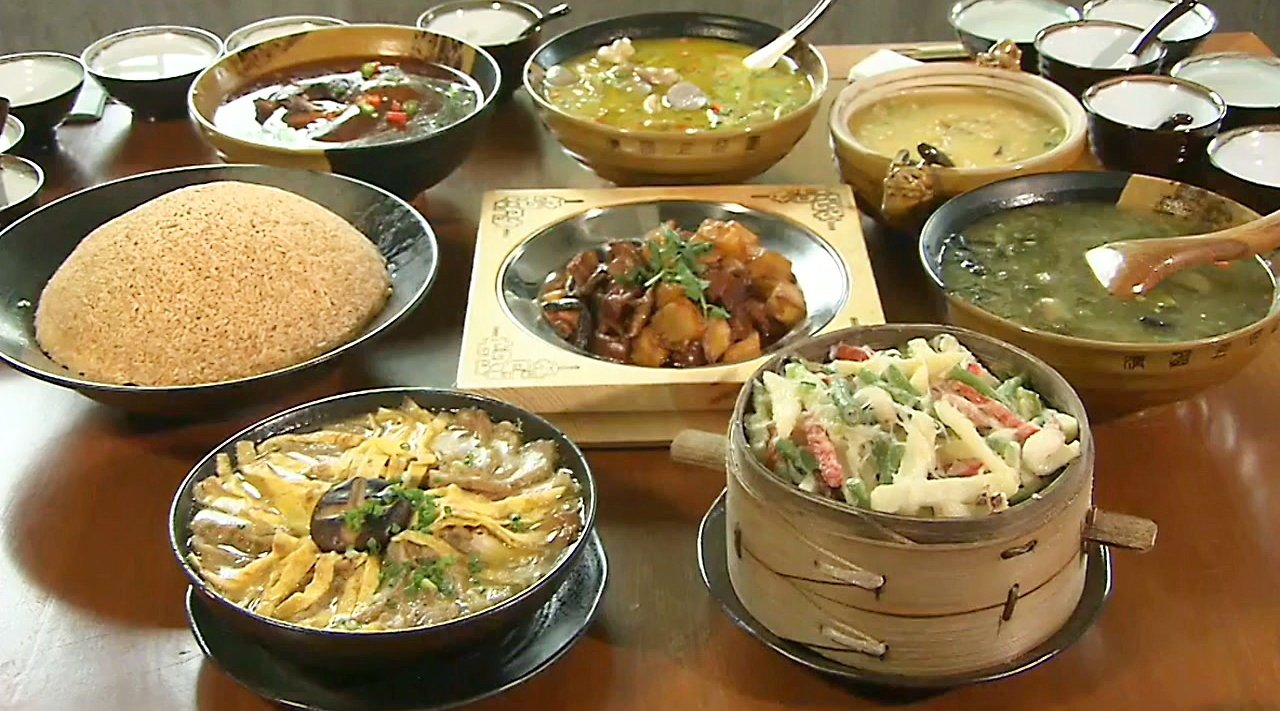 四川广安,土菜馆里的巴人八大碗,让游客也能享受本地酒宴,美食视频