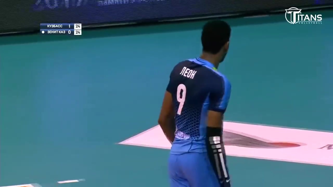 男排世俱杯 排球视频精粹 莱昂,波兰籍古巴裔主攻手,目前效力于喀山泽