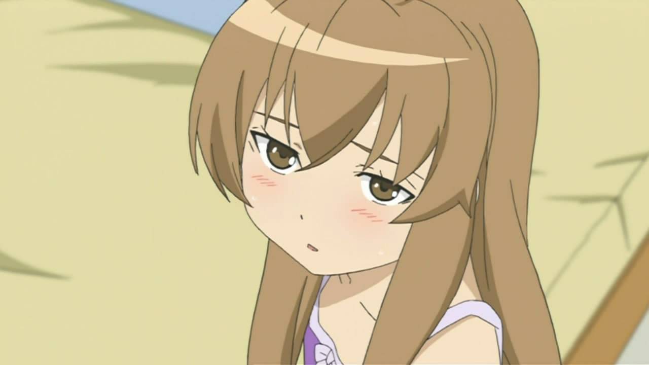 南千秋《南家三姐妹》老三的呆毛从形状上来说就很霸气,人家都是1,2根