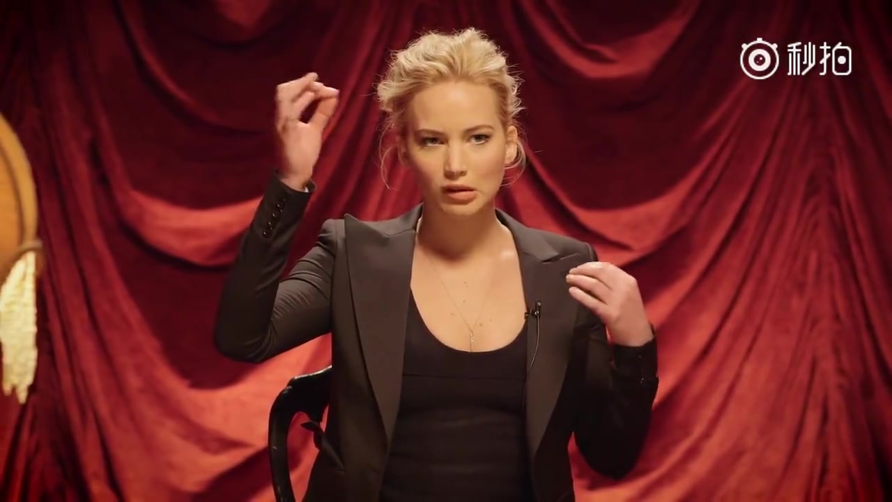 大表姐詹妮弗·劳伦斯一组无实物表演,emmmm,你能看出来她在干嘛吗 .