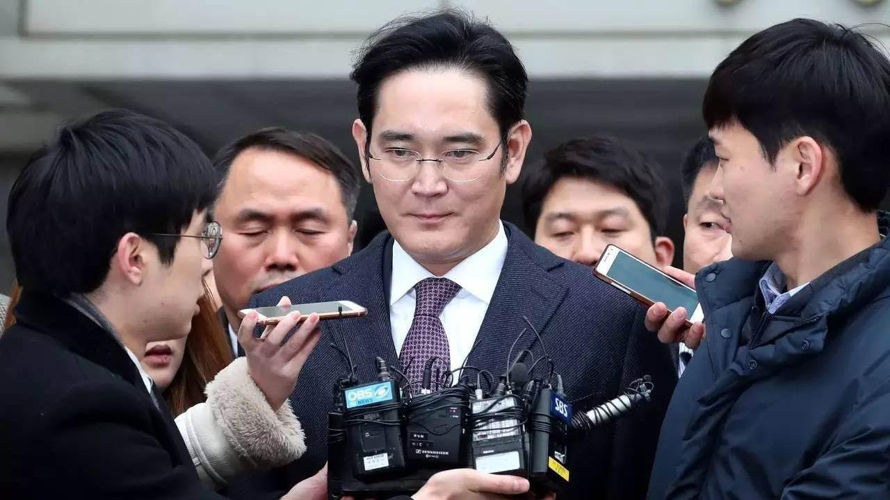 三星财阀简直太强大!三星垮台会毁了韩国经济,三星太子终被释放