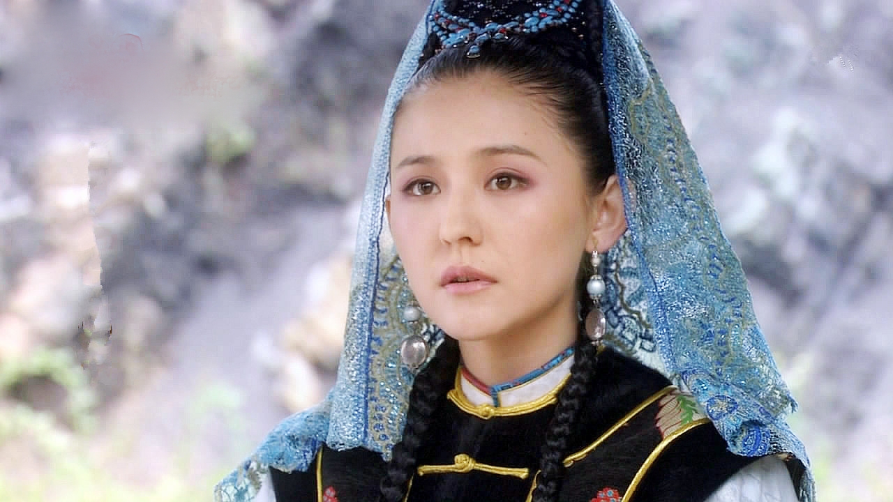 2,绿色头纱  《风中奇缘》骊姬 --迪丽热巴1,蓝色头纱 《风中奇缘》