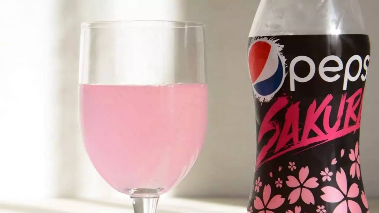 试试日本最新春季限定的樱花百事可乐味道超好喜欢可以试试