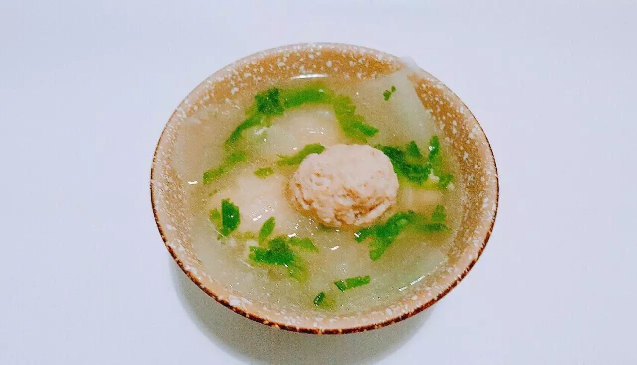 冬瓜汆丸子汤,既开胃又瘦身!