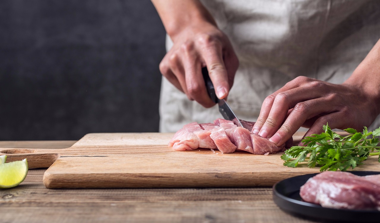 30年老厨师美食分享:瘦猪肉炒前多1个步骤,比饭店好吃一百倍!