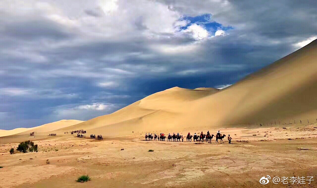 亘古不变,又随时在变的西域大漠.