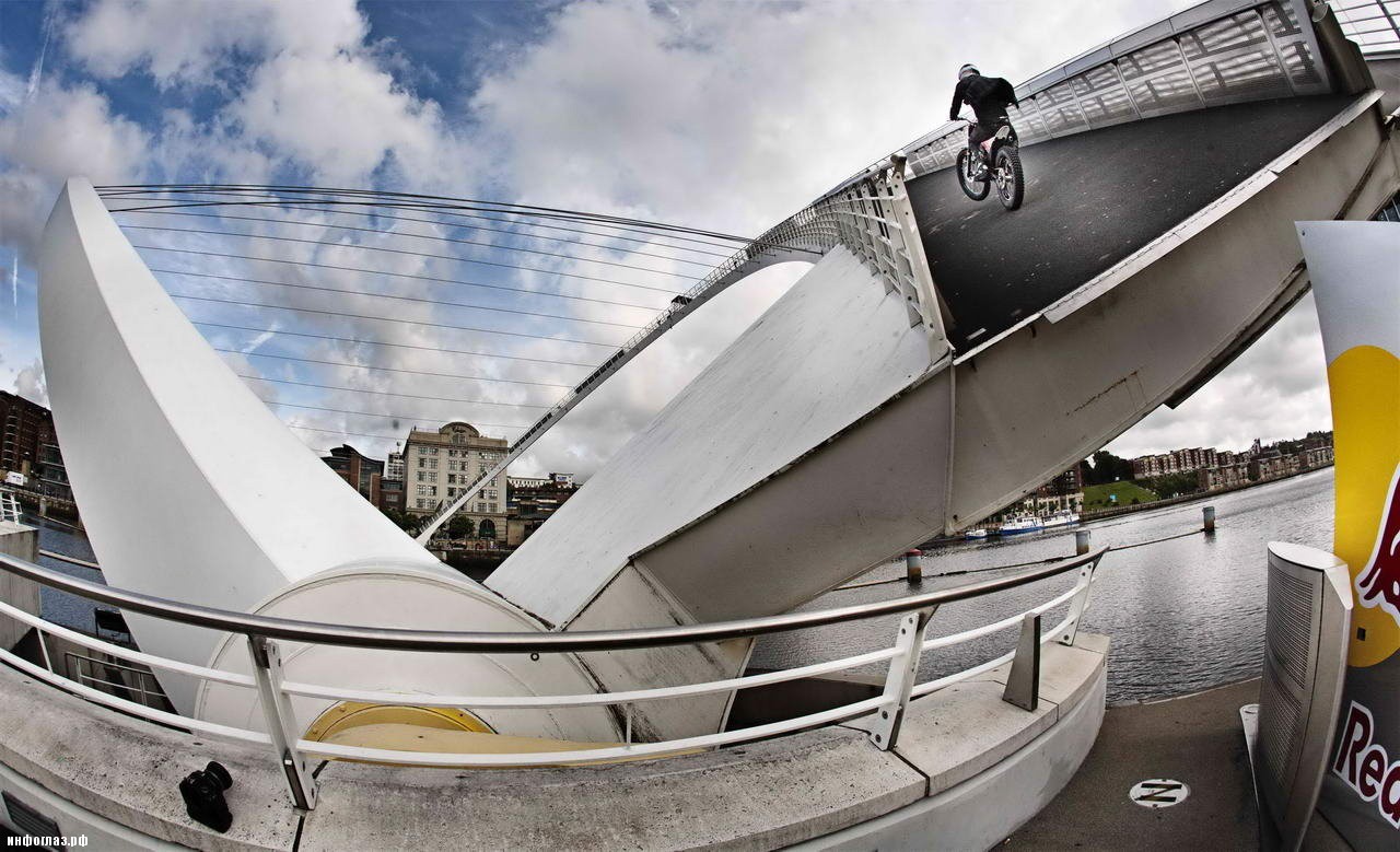 世界唯一一座可旋转的斜桥,设计者获2.8亿奖金,通行3天就停