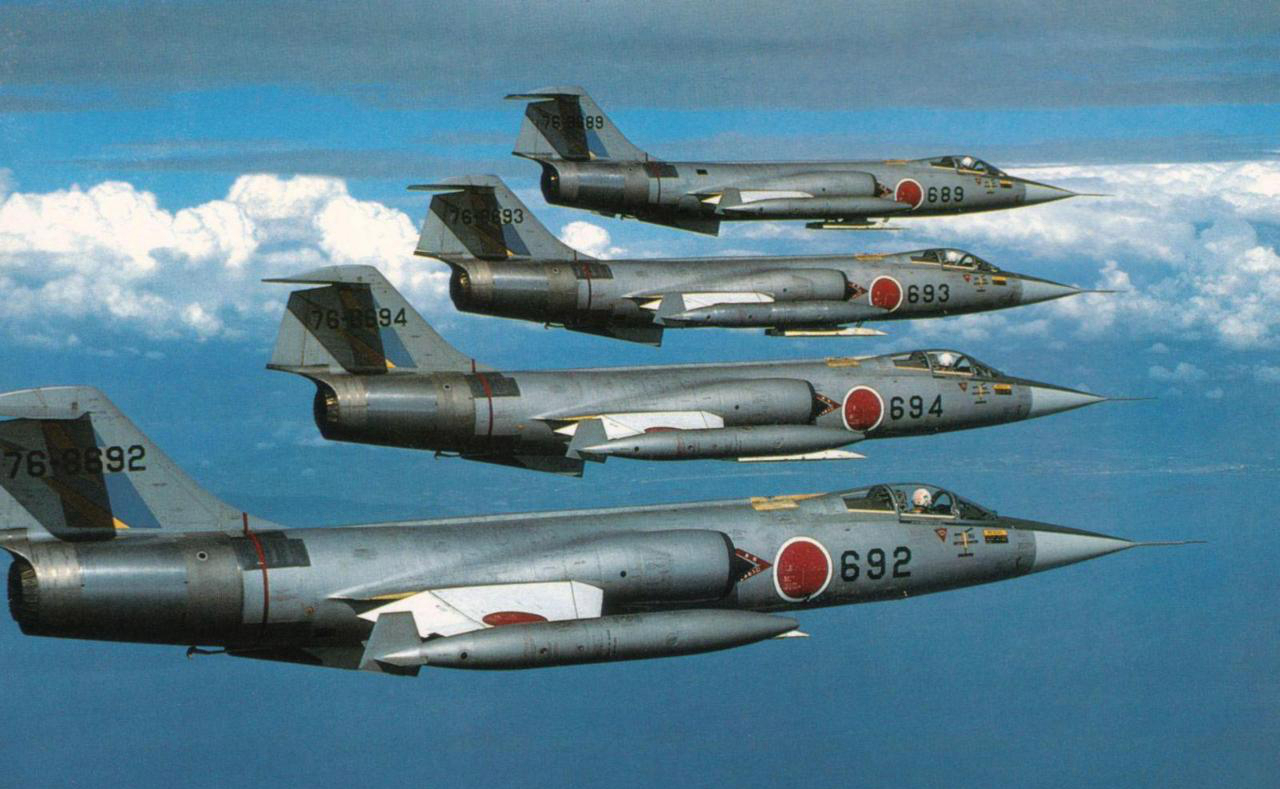 日本空自战机坠入民居 26人惨遭灭顶之灾 飞行员不负任何责任