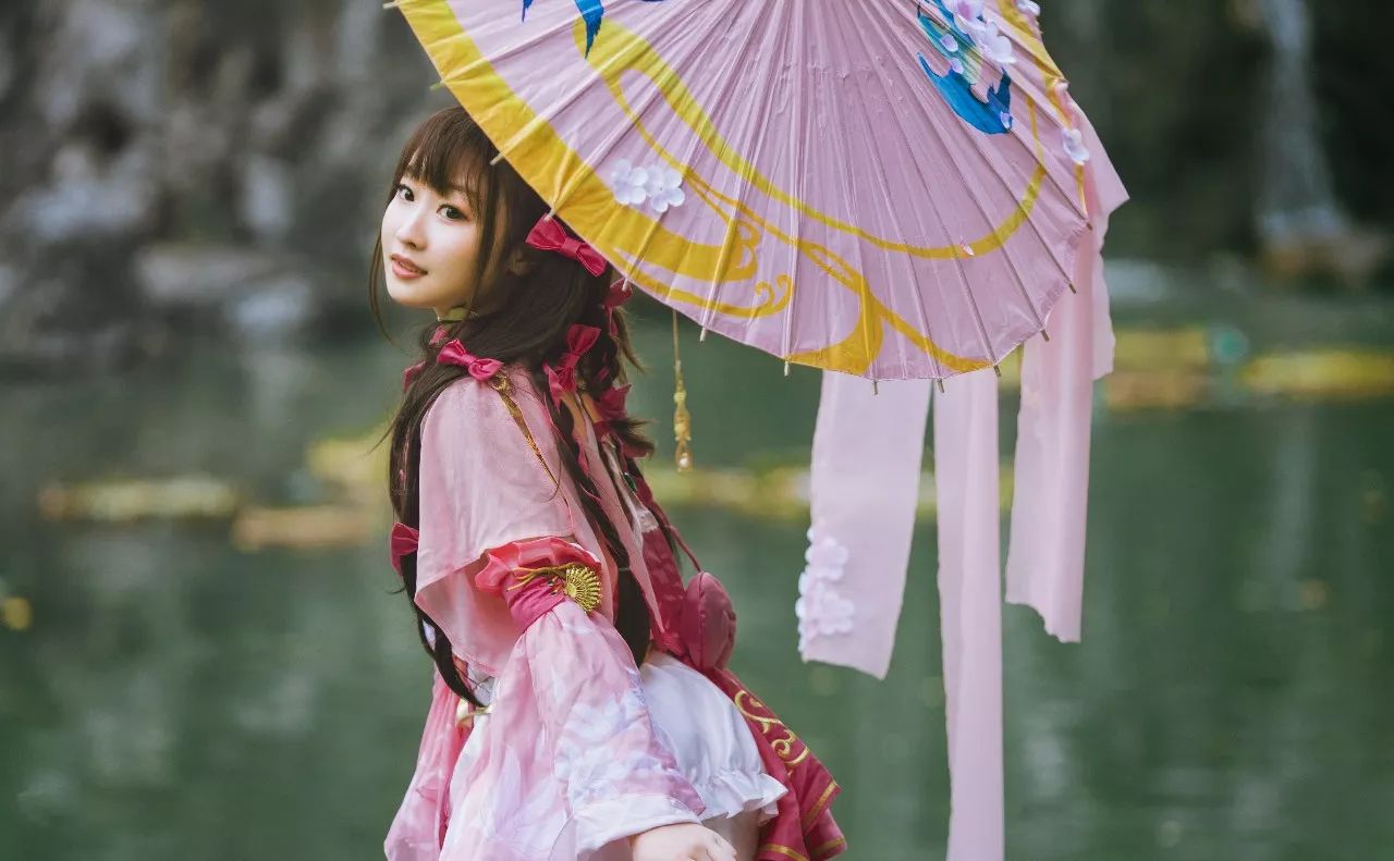 昔有佳人公孙氏一舞剑器动四方剑网3儒风秀萝cos