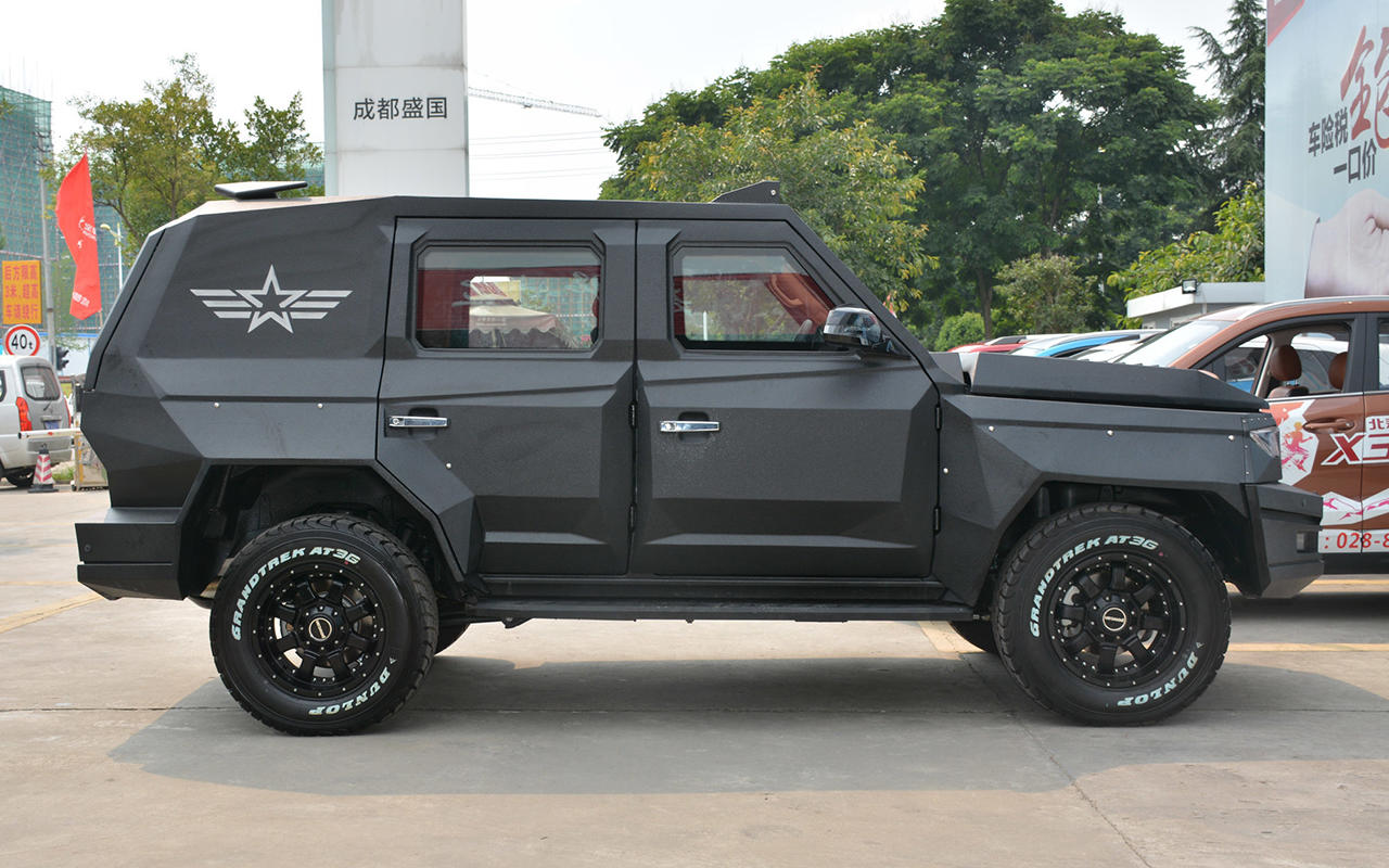 防暴车圈"性价比"最高的产品,小号乔治巴顿,"仅售"88.8万元