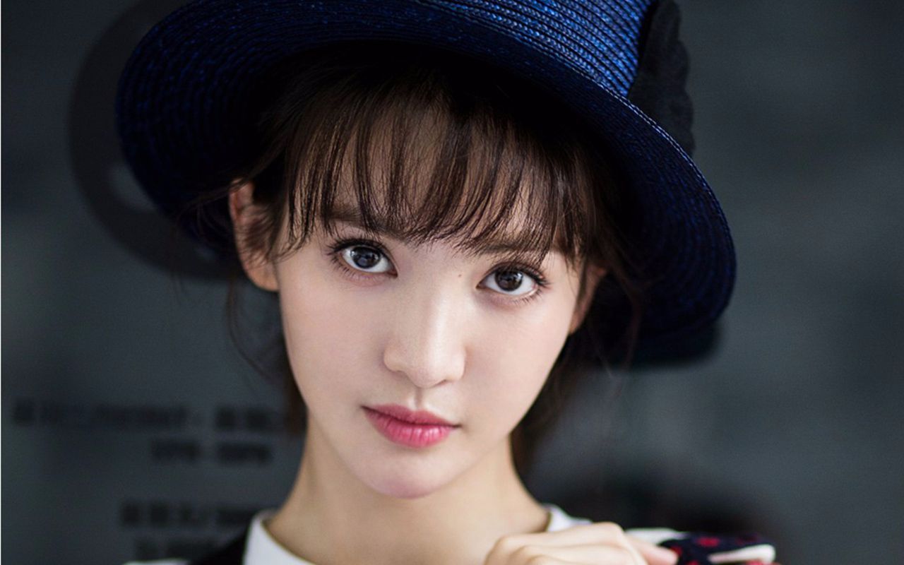 邓伦前女友,因与公司打官司败诉而被雪藏,凭《演员的诞生》再火